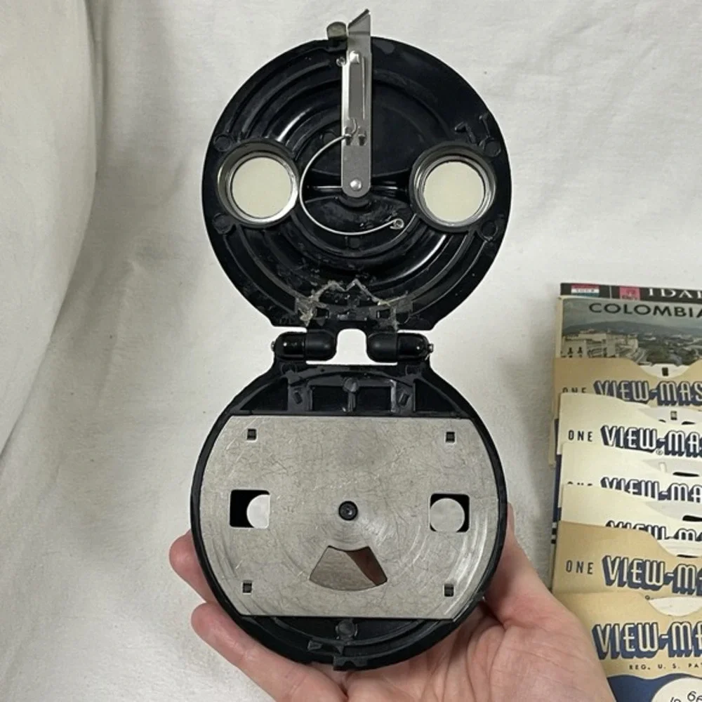 Vintage 1947 Sawyers Model B Round Black Bakelite View Master‎ in Box with Reels